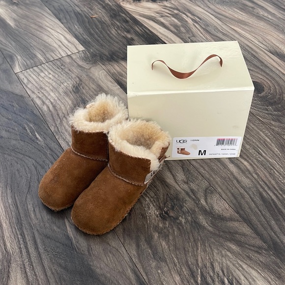 Infant UGG 🌰 chestnut ❤️ - Picture 2 of 8